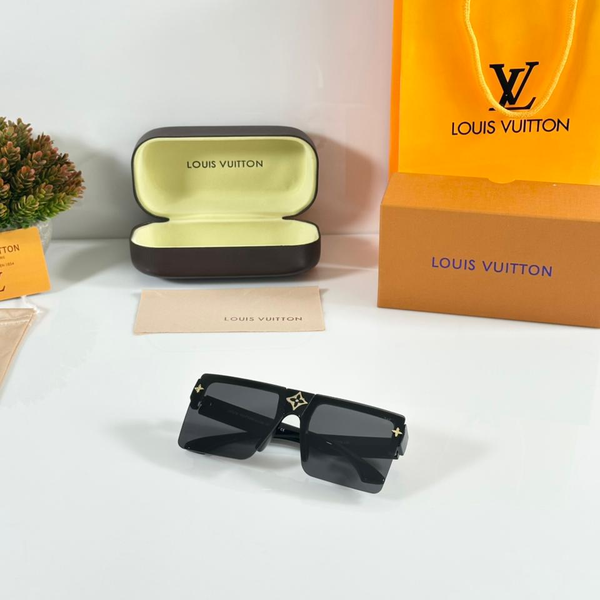 Louis Vuitton Sunglasses Oversized Square Black Frame