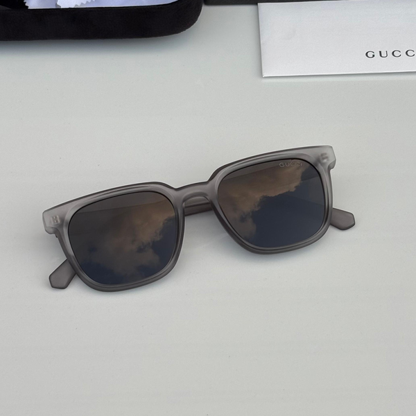 Gucci, Gucci Sunglasses, Square Sunglasses, Matte Grey Frame, Dark Lens, Unisex Sunglasses, Classic Eyewear, Fashion Sunglasses