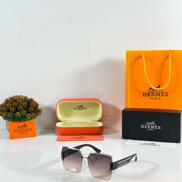 Hermès Sunglasses Oversized Square Black Gradient